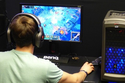 Spielen Ihre Kinder auch „Darkorbit“ oder „4Story?“ …und was sagt Ihre Telefonrechnung?